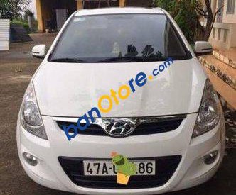 Hyundai i20   AT 2010 - Bán Hyundai i20 AT năm 2010, màu trắng số tự động