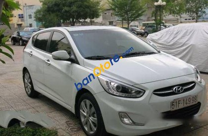 Hyundai Accent AT 2015 - Bán Hyundai Accent AT năm 2015, màu trắng  