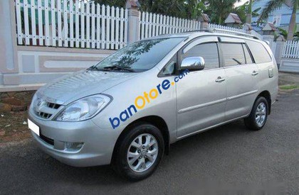 Toyota Innova  MT 2006 - Bán Toyota Innova MT sản xuất năm 2006, màu bạc số sàn, giá 386tr