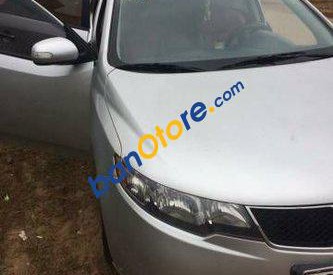 Kia Forte MT 2010 - Bán Kia Forte MT năm sản xuất 2010, màu bạc đã đi 110000 km, giá tốt