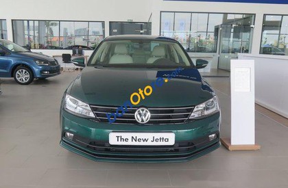 Volkswagen Jetta  AT 2017 - Bán ô tô Volkswagen Jetta AT sản xuất năm 2017, màu xanh lục, giá chỉ 999 triệu