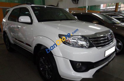 Toyota Fortuner  V TRD AT 2015 - Cần bán lại xe Toyota Fortuner V TRD AT sản xuất 2015, màu trắng đã đi 17000 km, giá tốt