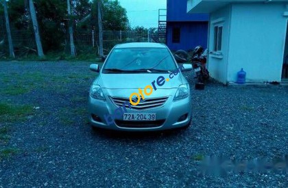 Toyota Vios MT 2010 - Bán Toyota Vios MT sản xuất năm 2010, màu bạc đã đi 170000 km