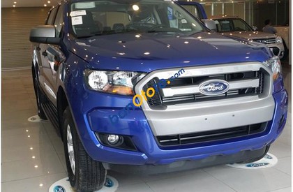 Ford Ranger 2.2L XLS AT 4x2 2017 - Cần bán Ford Ranger 2.2L XLS AT 4x2 đời 2017, màu xanh lam, nhập khẩu nguyên chiếc