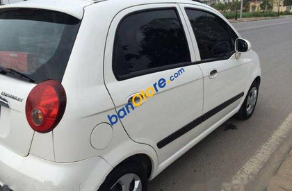 Chevrolet Spark  MT 2011 - Bán Chevrolet Spark MT sản xuất năm 2011, màu trắng số sàn