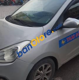 Hyundai Grand i10   2014 - Bán Hyundai Grand i10 sản xuất năm 2014, màu bạc, nhập khẩu  