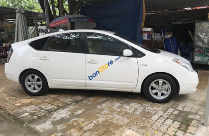 Toyota Prius 2006 - Bán Toyota Prius sản xuất 2006, màu trắng, nhập khẩu nguyên chiếc số tự động