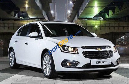 Chevrolet Cruze 2017 - Cần bán Chevrolet Cruze năm 2017, màu trắng, giá chỉ 589 triệu