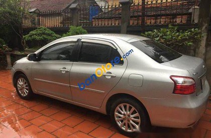 Toyota Vios  MT 2011 - Cần bán lại xe Toyota Vios MT năm 2011, màu bạc, giá chỉ 415 triệu