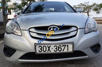 Hyundai Verna MT 2010 - Xe Hyundai Verna MT sản xuất năm 2010, màu bạc