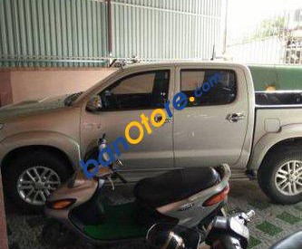 Toyota Hilux MT 2014 - Xe cũ Toyota Hilux MT sản xuất 2014, màu bạc, giá tốt