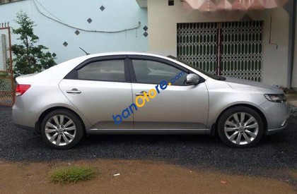 Kia Cerato   2010 - Cần bán gấp Kia Cerato năm 2010, màu bạc, nhập khẩu nguyên chiếc, còn mới giá cạnh tranh