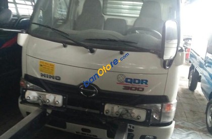 Hino 2017 - Cần bán Hino xe tải sản xuất năm 2017, màu trắng, nhập khẩu