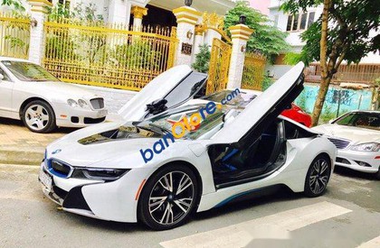 BMW i8  AT 2015 - Cần bán gấp BMW i8 AT sản xuất 2015, màu trắng, nhập khẩu nguyên chiếc chính chủ