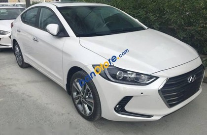 Hyundai Elantra   2017 - Bán xe Hyundai Elantra đời 2017, màu trắng 