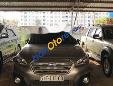 Subaru Outback 2015 - Cần bán Subaru Outback năm sản xuất 2015, màu ghi vàng