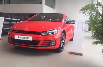 Volkswagen Scirocco 2.0L TSI 2017 - Cần bán Volkswagen Scirocco 2.0L TSI sản xuất 2017, màu đỏ, nhập khẩu