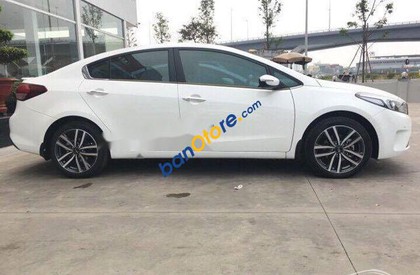 Kia Cerato 2017 - Bán Kia Cerato sản xuất 2017, màu trắng như mới 