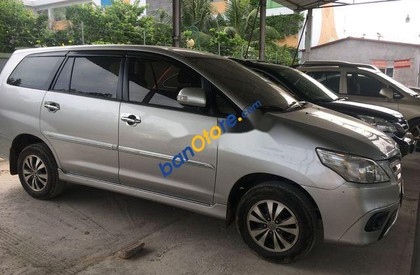 Toyota Innova   2015 - Cần bán xe Toyota Innova sản xuất 2015, màu bạc, giá 588tr