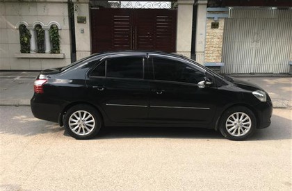 Toyota Vios 1.5E 2011 - Bán Toyota Vios 1.5E đời 2011, màu đen, chính chủ, 308tr