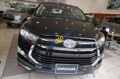 Toyota Innova   2.0G Venture  2018 - Cần bán Toyota Innova 2.0G Venture năm sản xuất 2018, màu đen, giá chỉ 835 triệu