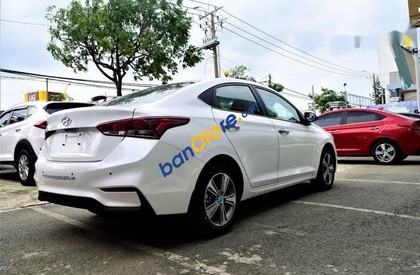 Hyundai Accent 2018 - Bán Hyundai Accent sản xuất 2018, màu trắng, giá 425tr