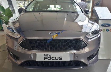 Ford Focus Trend 1.5L AT  2018 - Bán xe Ford Focus Trend 1.5L AT sản xuất 2018, màu xám
