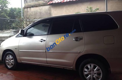 Toyota Innova 2011 - Bán ô tô Toyota Innova năm sản xuất 2011, màu bạc