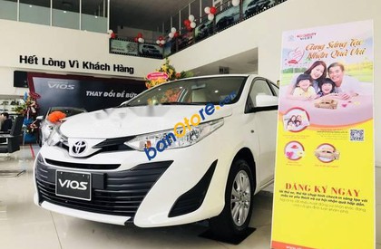 Toyota Vios   2018 - Bán ô tô Toyota Vios năm 2018, màu trắng, giá tốt