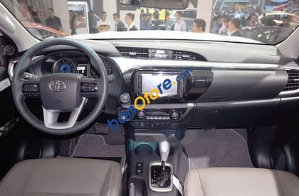 Toyota Hilux 2018 - Bán Toyota Hilux sản xuất 2018, màu đỏ