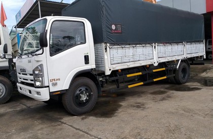 Xe tải 1,5 tấn - dưới 2,5 tấn 2017 - Cần bán gấp xe tải IZ49 2T4 Euro 4, trả góp 95% giá trị xe