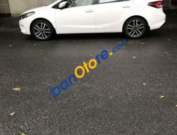 Kia Cerato 1.6 AT 2017 - Cần bán gấp Kia Cerato 1.6 AT 2017, xe Đk 1/2017