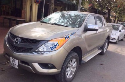 Mazda BT 50   2015 - Cần bán lại xe Mazda BT 50 đời 2015, màu vàng 