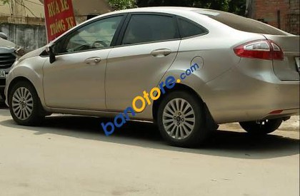 Ford Fiesta 2012 - Cần bán Ford Fiesta sản xuất 2012, màu bạc số tự động, giá chỉ 350 triệu