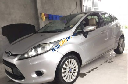 Ford Fiesta 2012 - Bán Ford Fiesta sản xuất năm 2012, màu bạc 