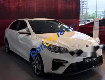 Kia Cerato  MT 2019 - Bán ô tô Kia Cerato MT năm 2019, màu trắng, 559 triệu