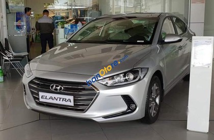 Hyundai Elantra 2019 - Bán Hyundai Elantra sản xuất năm 2019, màu bạc