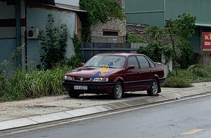 Volkswagen Passat 1992 - Cần bán xe Volkswagen Passat sản xuất 1992, màu đỏ, xe nhập