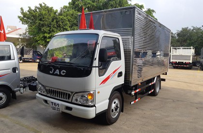 2017 - Bán xe tải JAC 2,4 tấn, xe tải công nghệ Isuzu mới ga cơ bao khỏe
