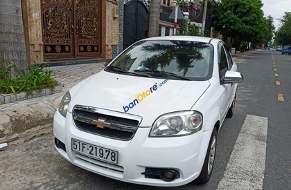 Chevrolet Aveo 2013 - Cần bán xe Chevrolet Aveo sản xuất 2013, màu trắng