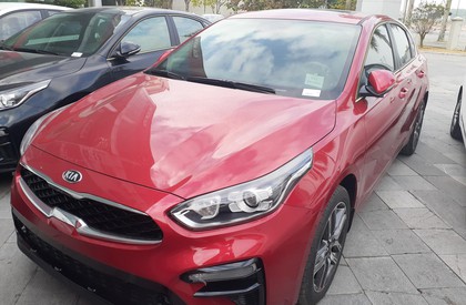 Kia Cerato MT 2020 - Bán xe Kia Cerato MT đời 2020, màu đỏ