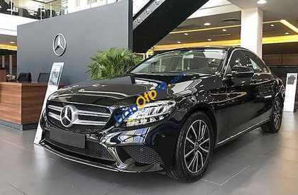 Mercedes-Benz C class 2019 - Cần bán xe Mercedes -Benz C200 sản xuất 2019, màu đen