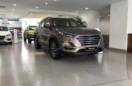 Hyundai Tucson 2019 - Bán xe Hyundai Tucson năm sản xuất 2019, màu nâu