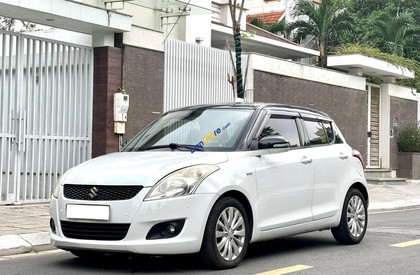 Suzuki Swift 2016 - Nóc đen logo vàng, còn rất mới