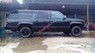 Chevrolet Suburban 1995 - Cần bán lại xe Chevrolet Suburban sản xuất 1995, màu đen, nhập khẩu nguyên chiếc 