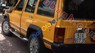 Jeep Cherokee 1998 - Cần bán Jeep Cherokee đời 1998, màu vàng, xe nhập, giá chỉ 170 triệu