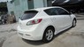 Mazda 3 2010 - Cần bán gấp Mazda 3 2010, màu trắng, nhập khẩu nguyên chiếc, 555 triệu