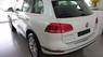 Volkswagen Touareg GP 2014 - Volkswagen Sài Gòn cần bán Touareg,hỗ trợ 100% phí trước bạ,tặng 200 triệu,nhẫn kim cương,dán phim siêu cấp, ưu đãi khác