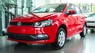 Volkswagen Polo Hatchback AT 2015 - Bán xe Đức Volkswagen Polo Hatchback AT 2015 màu đỏ, nhập khẩu, mới 100%, giảm giá sốc, tặng phụ kiện
