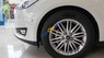 Ford Fiesta Titanium 2017 - Bán ô tô Ford Fiesta Titanium sản xuất năm 2017, màu trắng, giá tốt